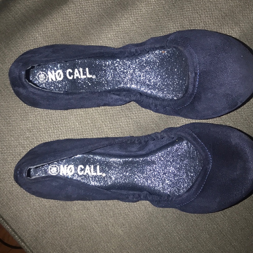 NWOT no call navy flats